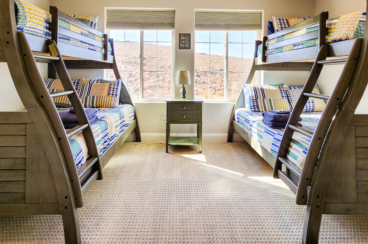 שתי תאומות מעל כפול, למעלה.