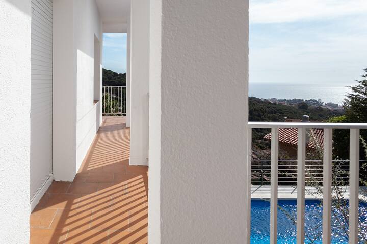 holiday house in a garden with view gallery image 4