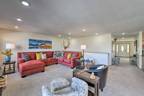 Outdoor Enthusiasts' Retreat w/ Hot Tub, Deck