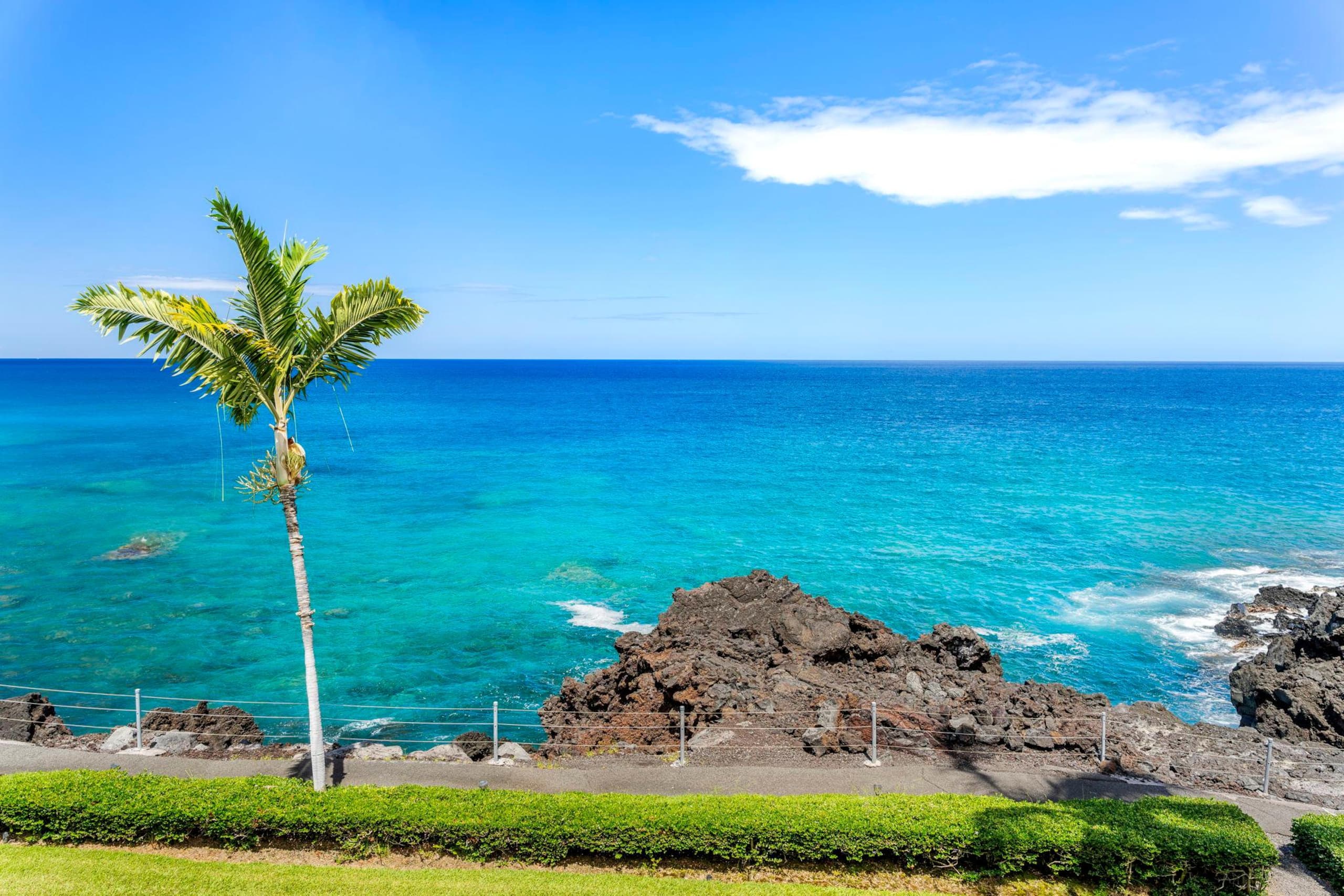 Condo in Kailua-Kona · ★4.73 · 2 bedrooms · 4 beds · 2 baths - Image 33