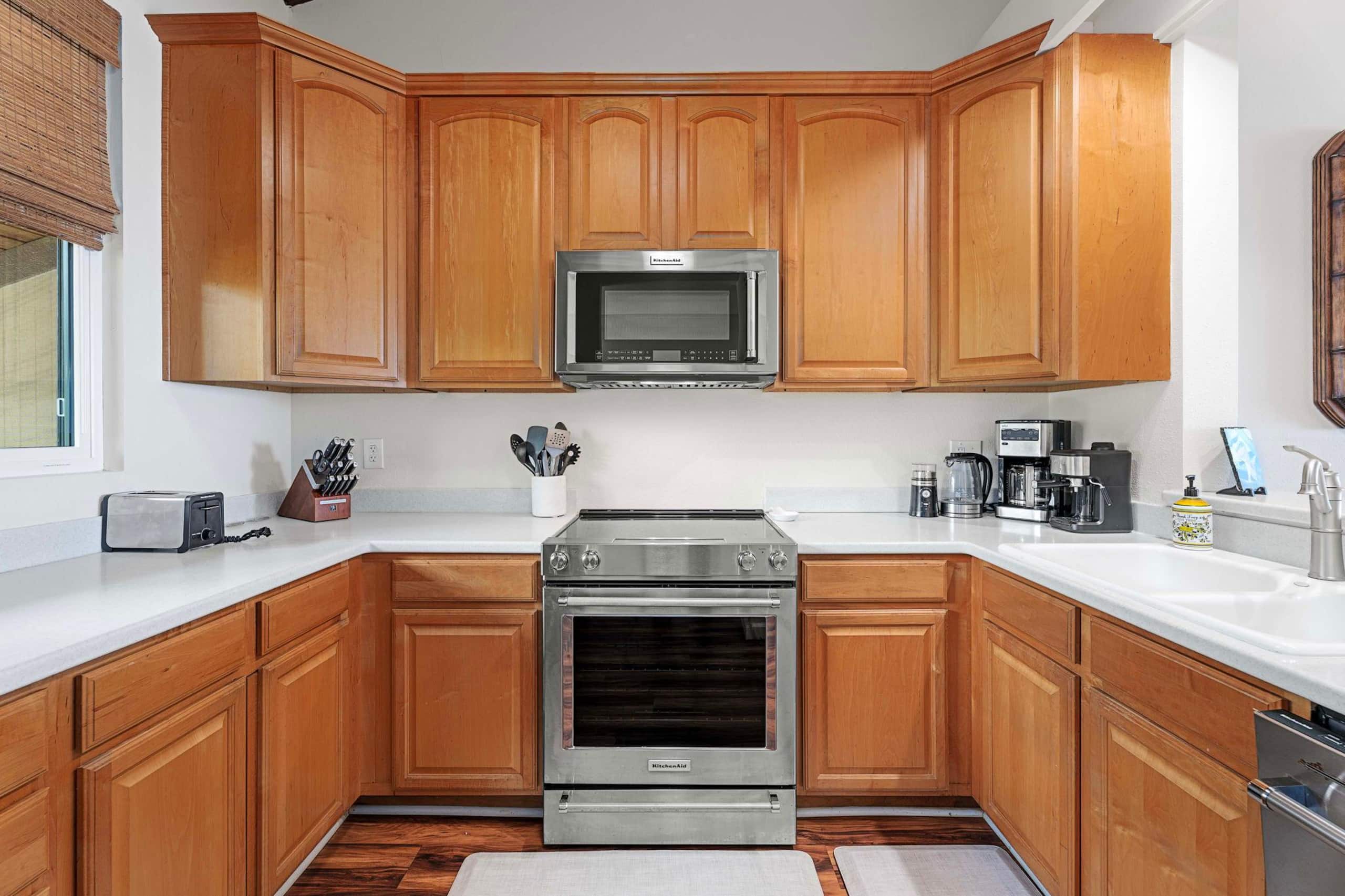 Condo in Kailua-Kona · ★4.73 · 2 bedrooms · 4 beds · 2 baths - Image 11
