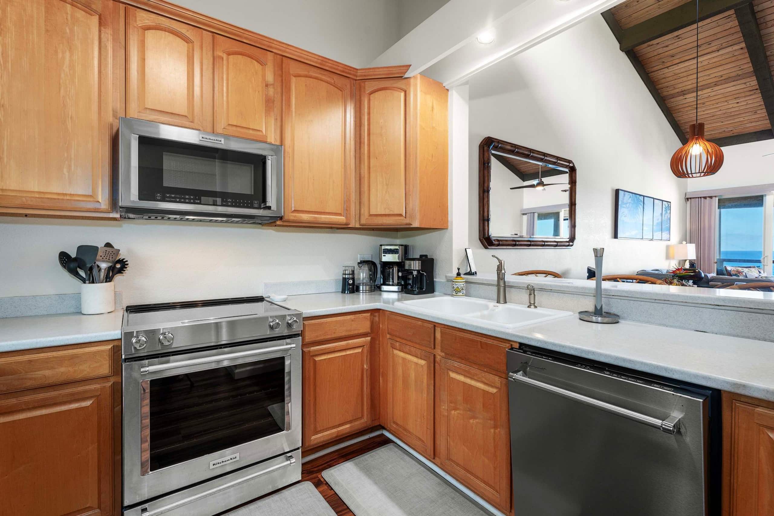 Condo in Kailua-Kona · ★4.73 · 2 bedrooms · 4 beds · 2 baths - Image 12