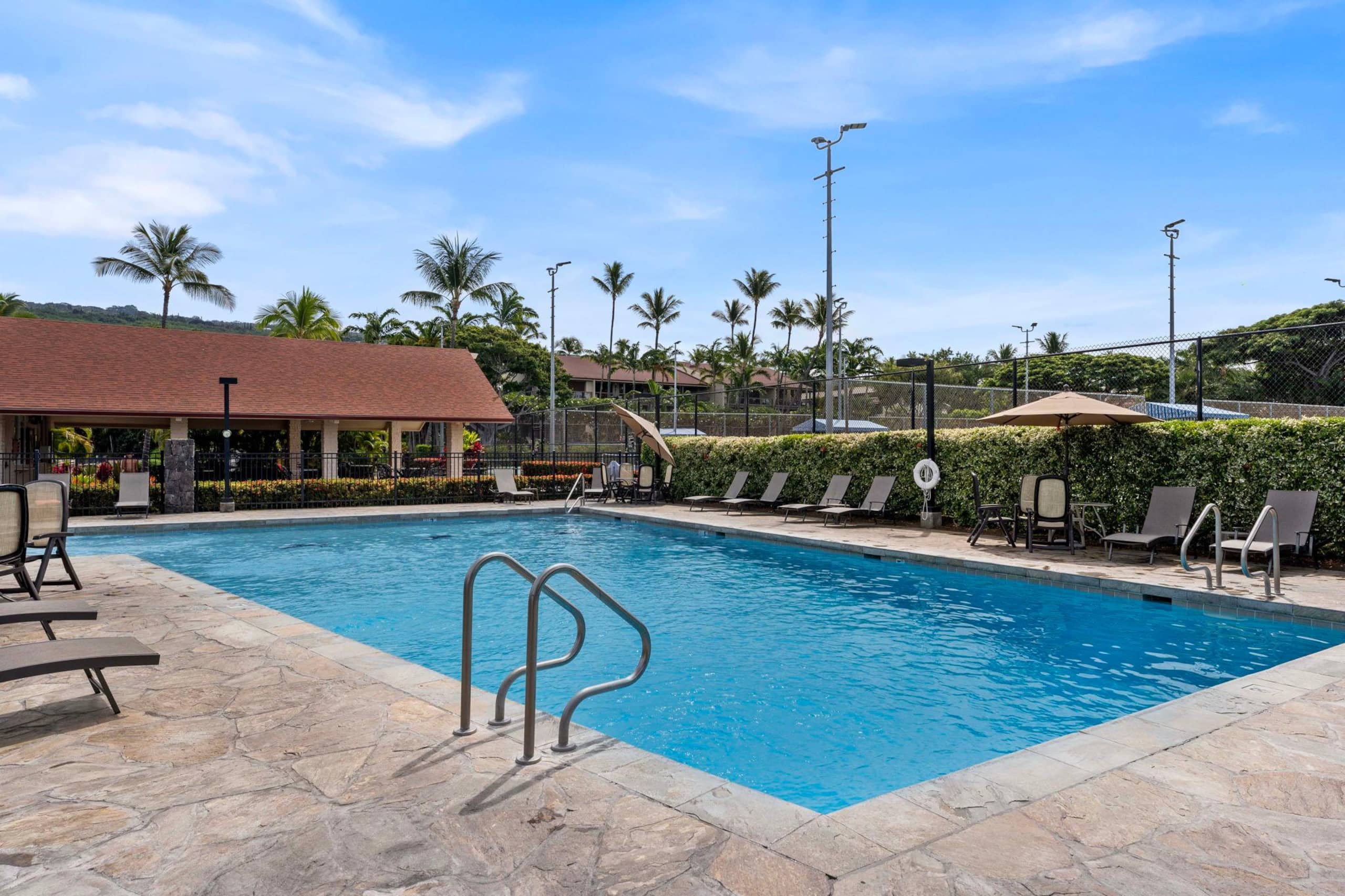 Condo in Kailua-Kona · ★4.73 · 2 bedrooms · 4 beds · 2 baths - Image 44