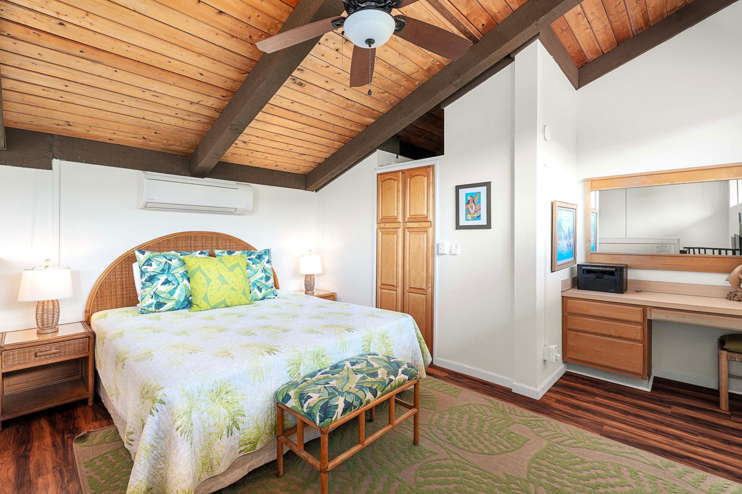 Condo in Kailua-Kona · ★4.73 · 2 bedrooms · 4 beds · 2 baths - Image 26