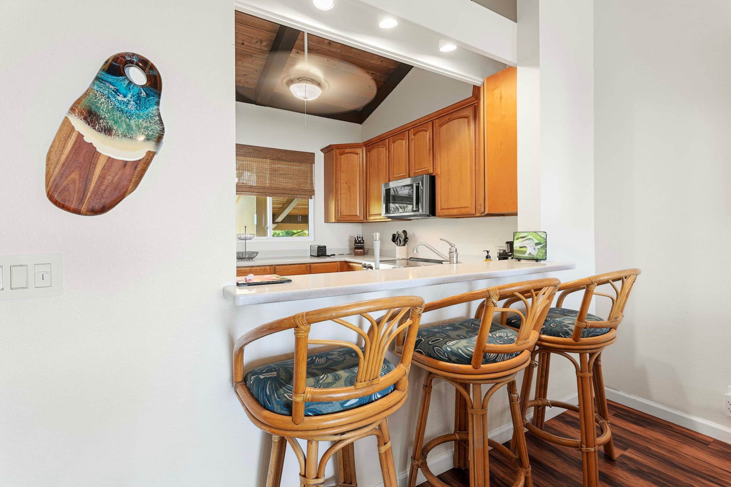 Condo in Kailua-Kona · ★4.73 · 2 bedrooms · 4 beds · 2 baths - Image 14