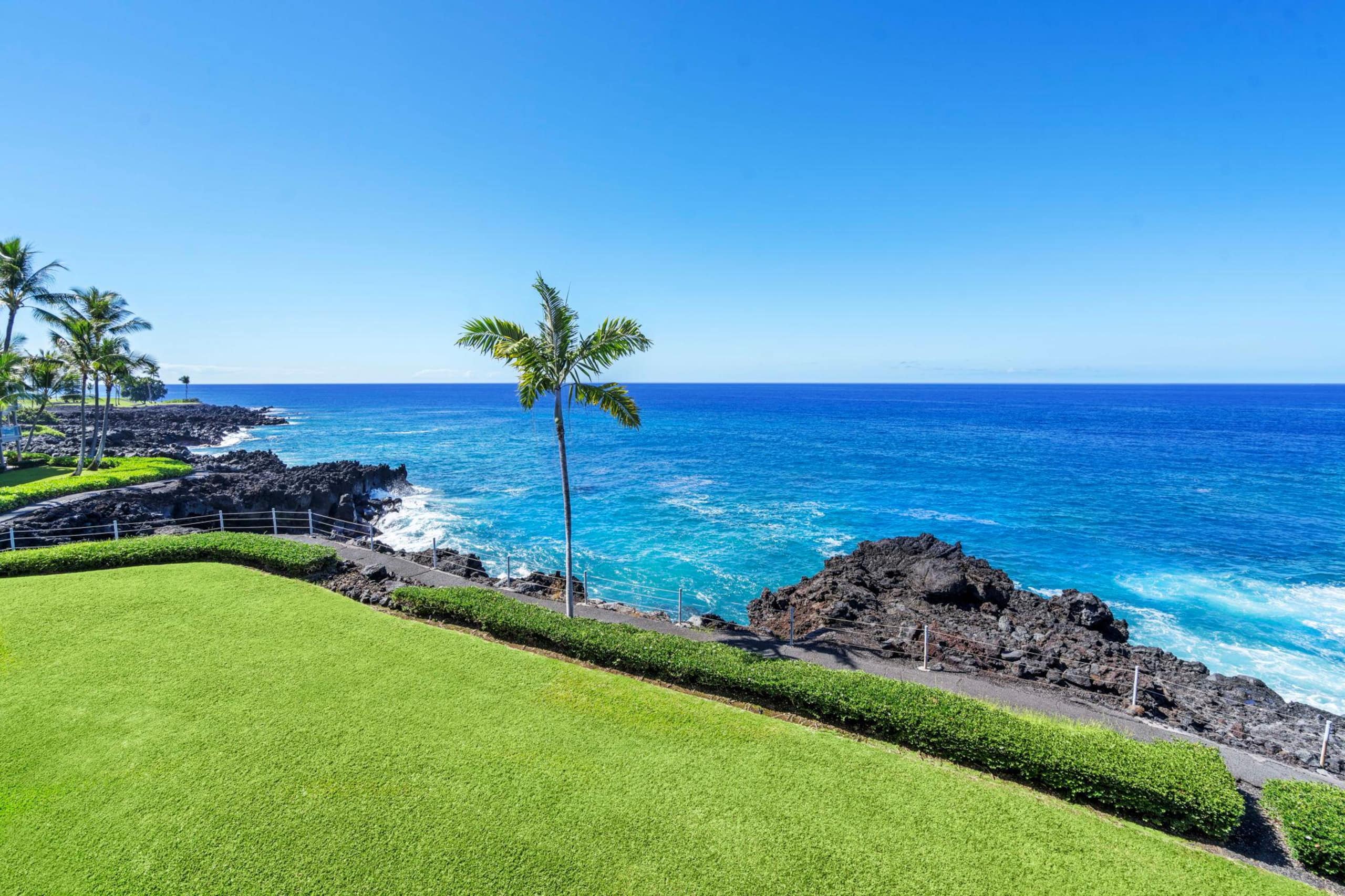 Condo in Kailua-Kona · ★4.73 · 2 bedrooms · 4 beds · 2 baths - Image 32