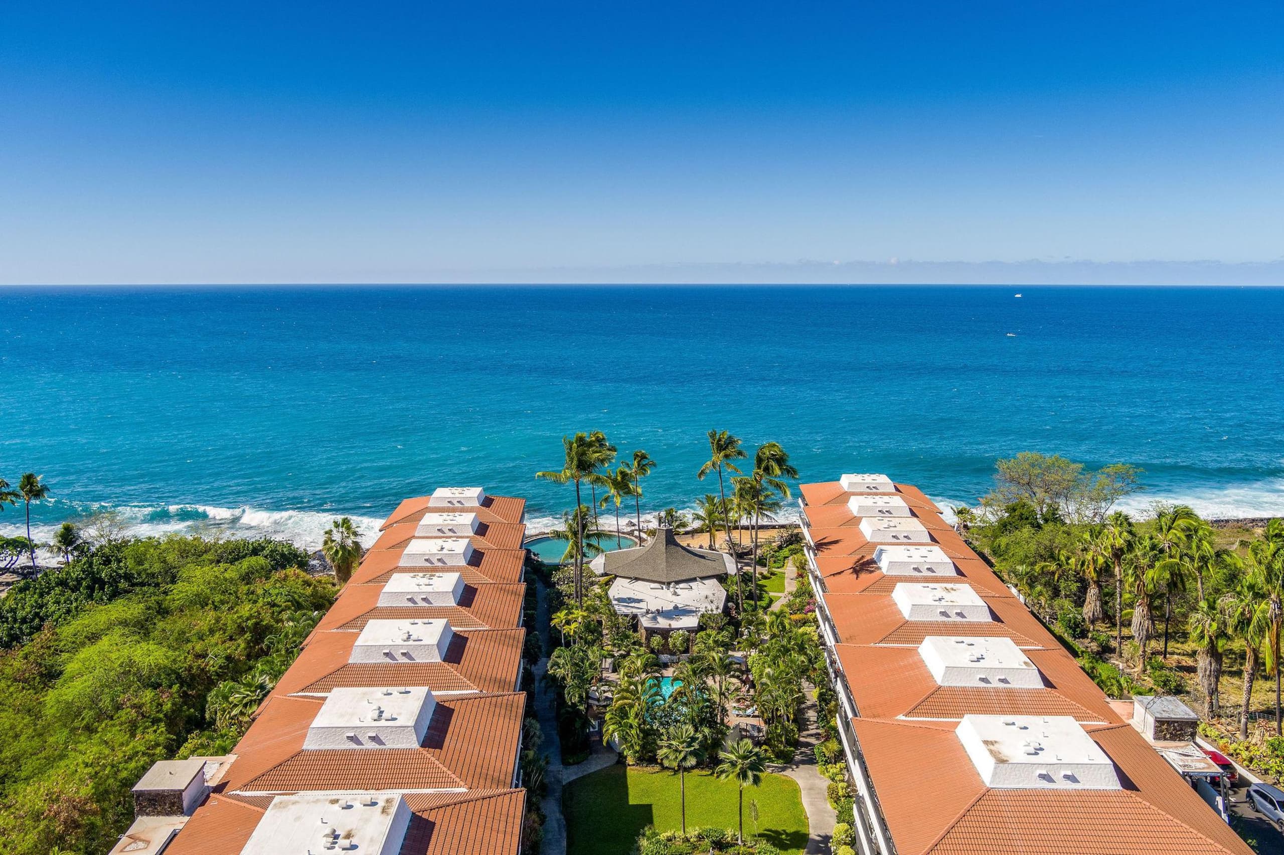 Condo in Kailua-Kona · ★4.78 · 1 bedroom · 2 beds · 1 private bath - Image 21