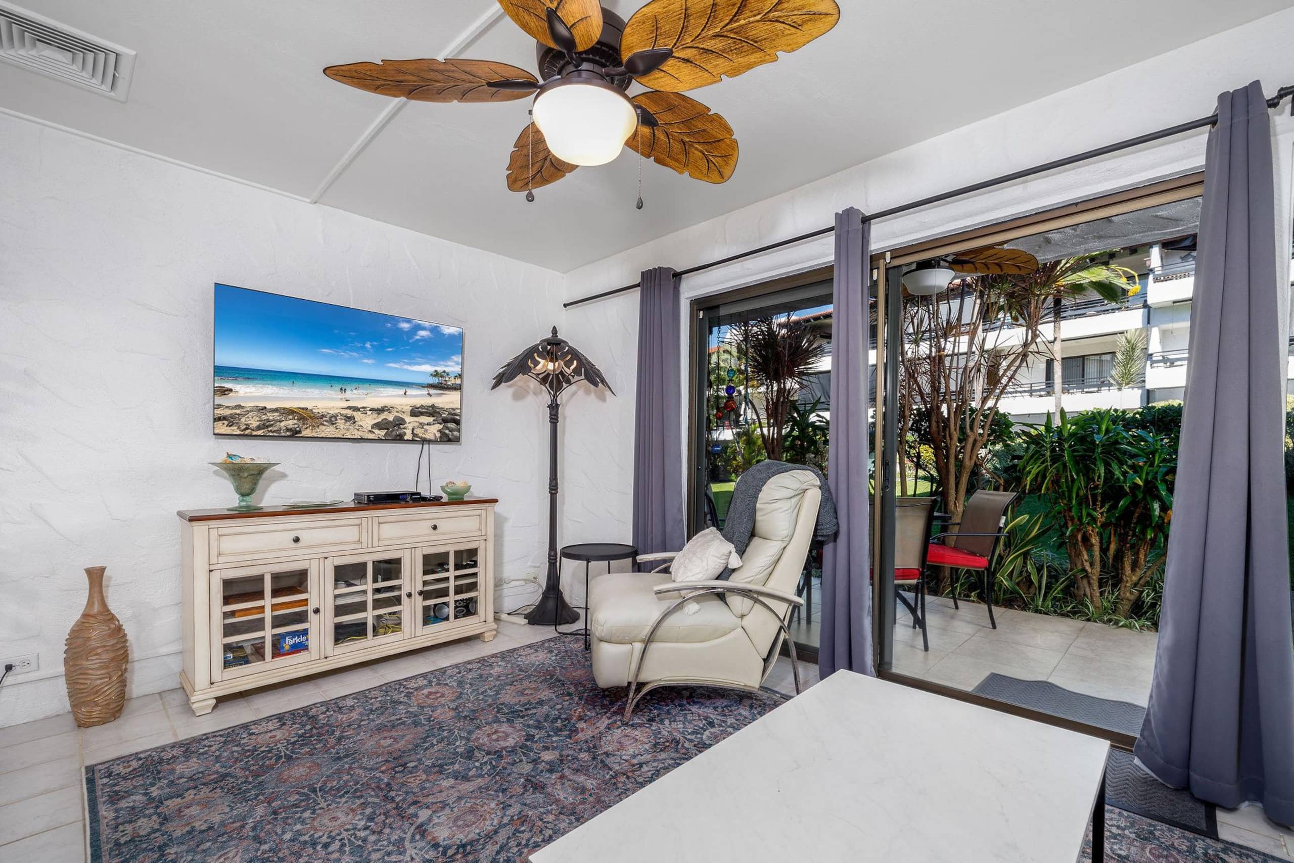 Condo in Kailua-Kona · ★4.78 · 1 bedroom · 2 beds · 1 private bath - Image 6