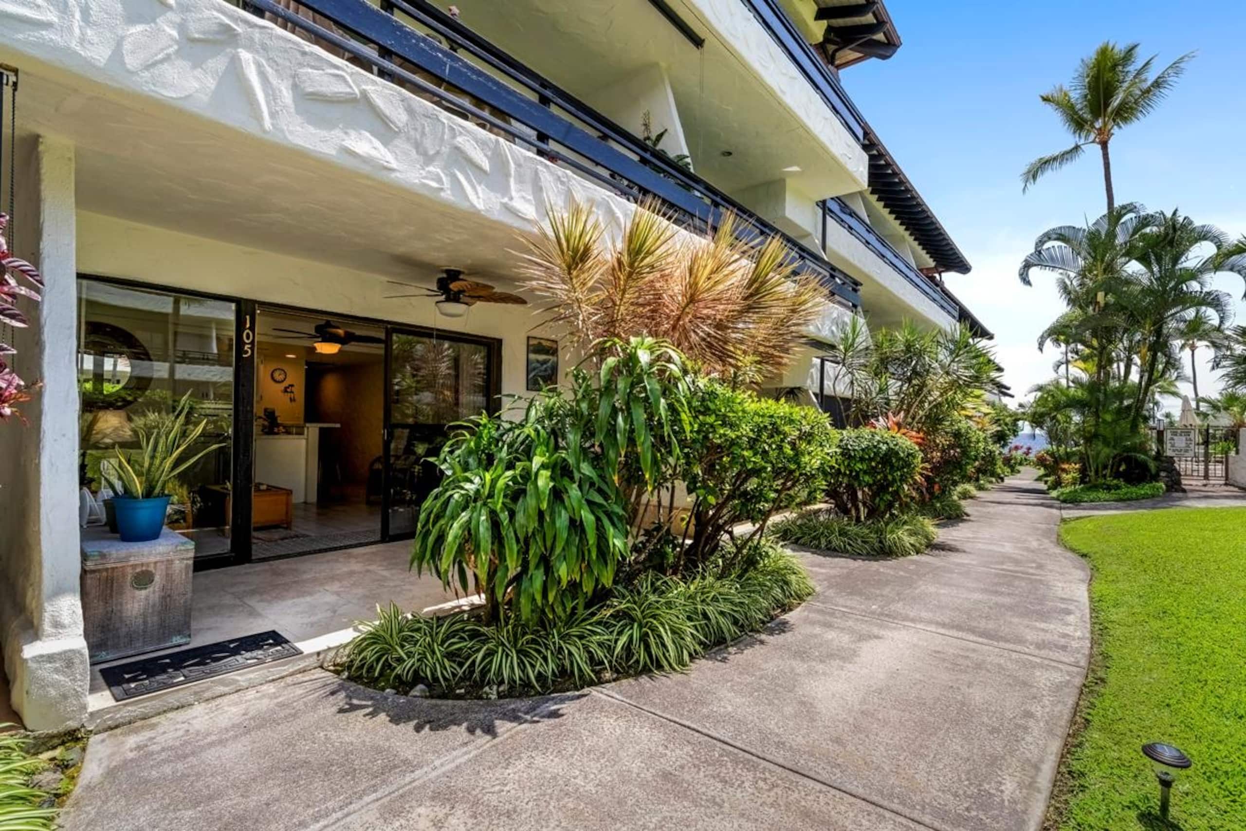 Condo in Kailua-Kona · ★4.78 · 1 bedroom · 2 beds · 1 private bath - Image 35