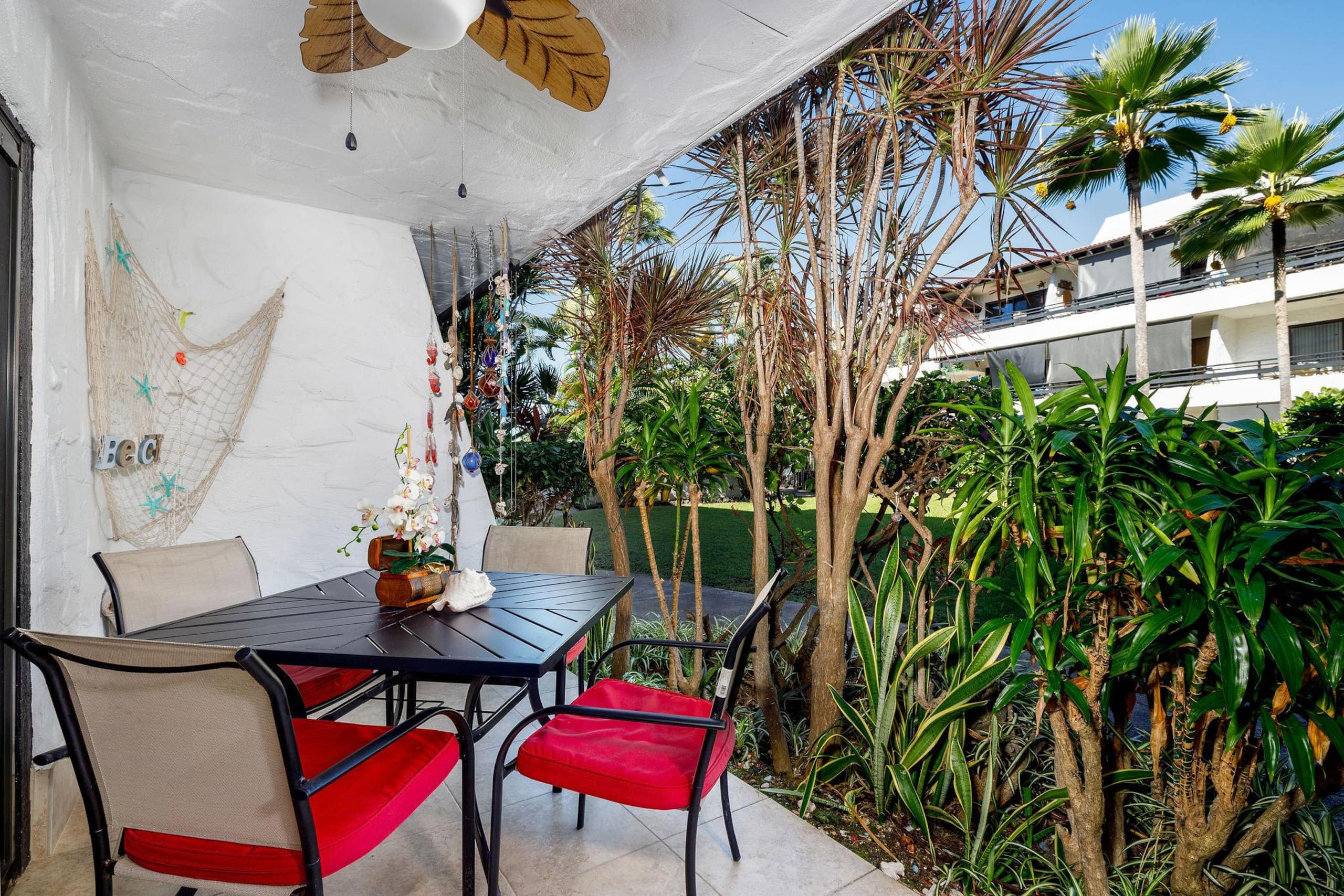Condo in Kailua-Kona · ★4.78 · 1 bedroom · 2 beds · 1 private bath - Image 7