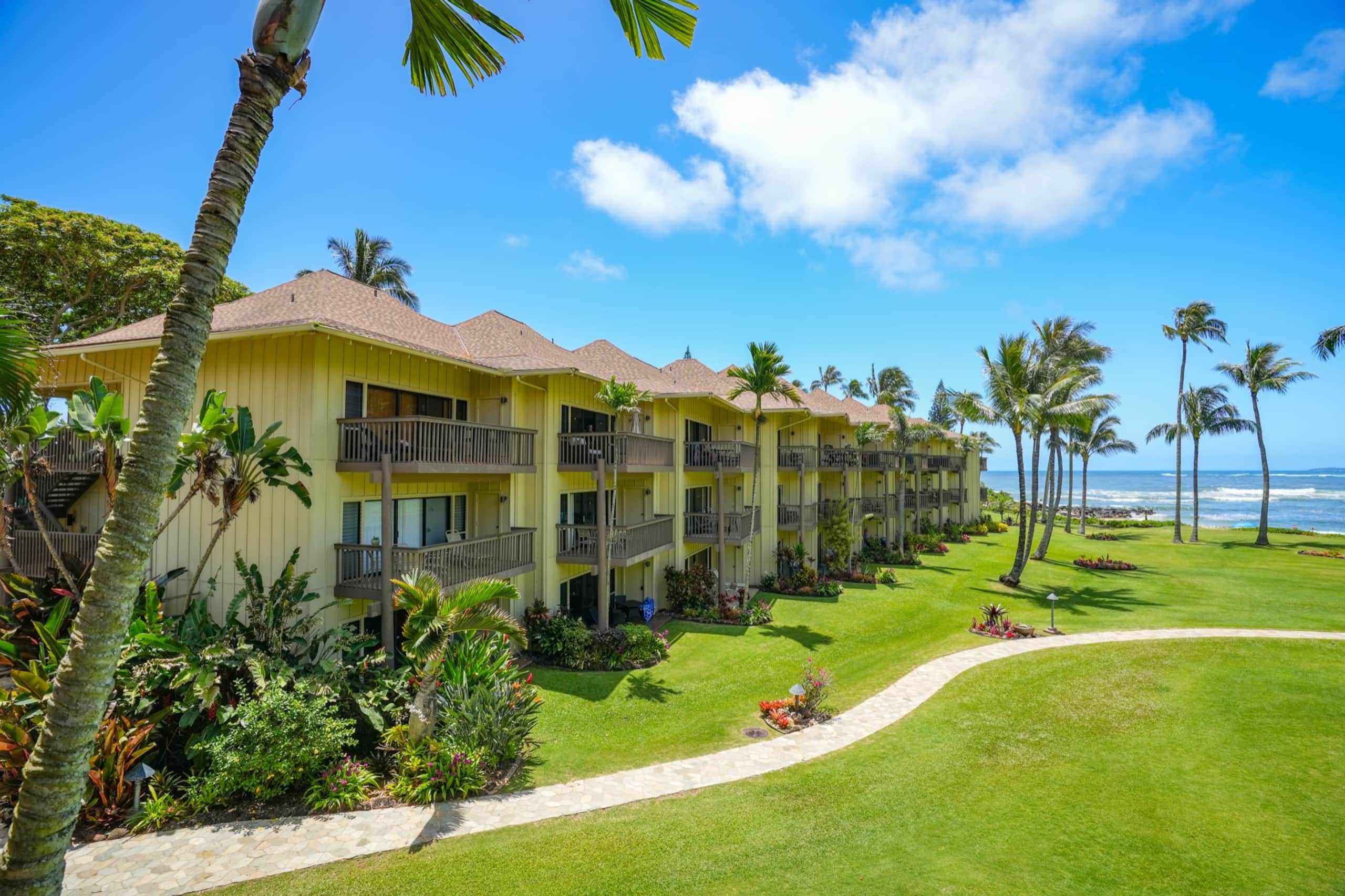 Condo in Kapaa · ★4.81 · 2 bedrooms · 4 beds · 2 shared baths - Image 12