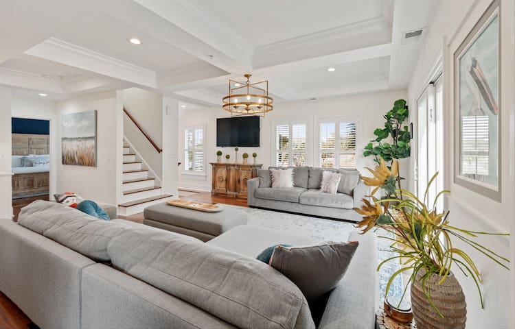 Palm Blvd Vacation Rentals managed Airbnb listing 3