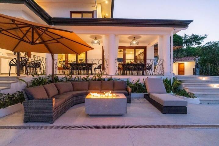 7 BR villa with panoramic view in Playa Ocotal