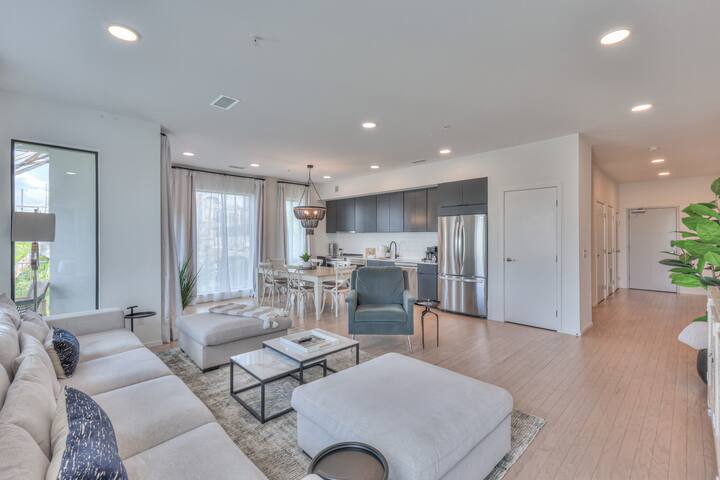 Boutique Condo on Nashville’s Riverfront- EVE #402 gallery image 3