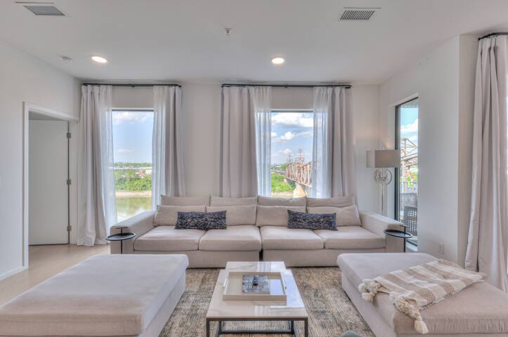Boutique Condo on Nashville’s Riverfront- EVE #402 gallery image 2