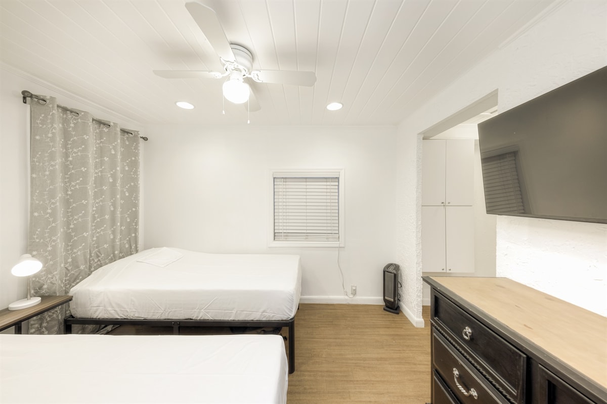 Cheri ：「非常舒适，我每天都睡过头了，因为卧室非常凉爽和黑暗，非常适合睡觉。」