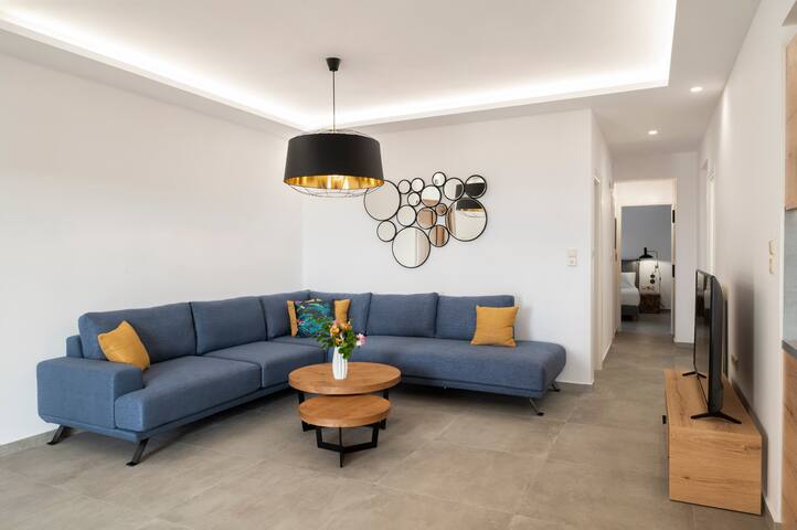 Zen luxury home,pool,Near beach & amenities gallery image 4