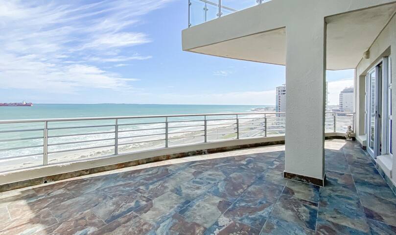 ⭐Beach penthouse-style living,self checkin,king beds⭐ gallery image 5