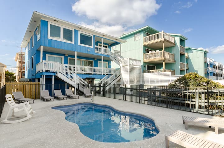 Oceanfront Duplex W Private Beach Walkway - Carolina Beach, NC