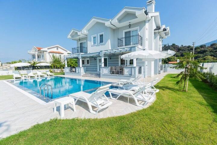 Villa Zambak 6 Bedrooms All Ensuite With Private Pool And Gardens - Dalyan