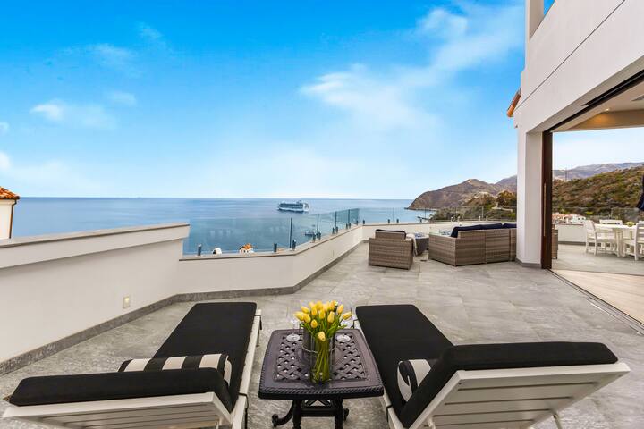 H208 PT: 2B|2B Penthouse Suite W/ Views, cart, AC gallery image 2