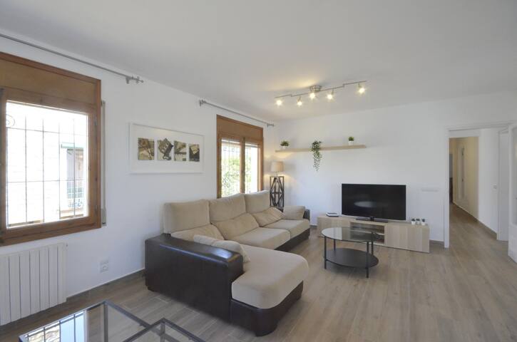 To rent house with private pool in Begur, center gallery image 5