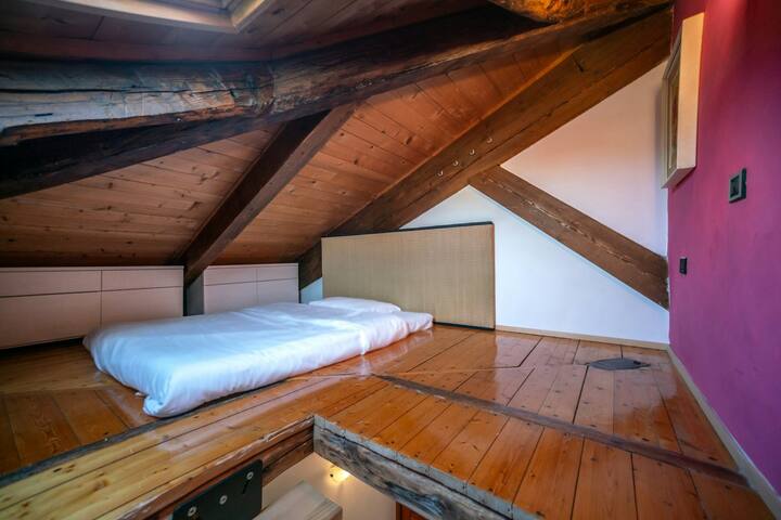 Venetian Skyline from San Polo area gallery image 2