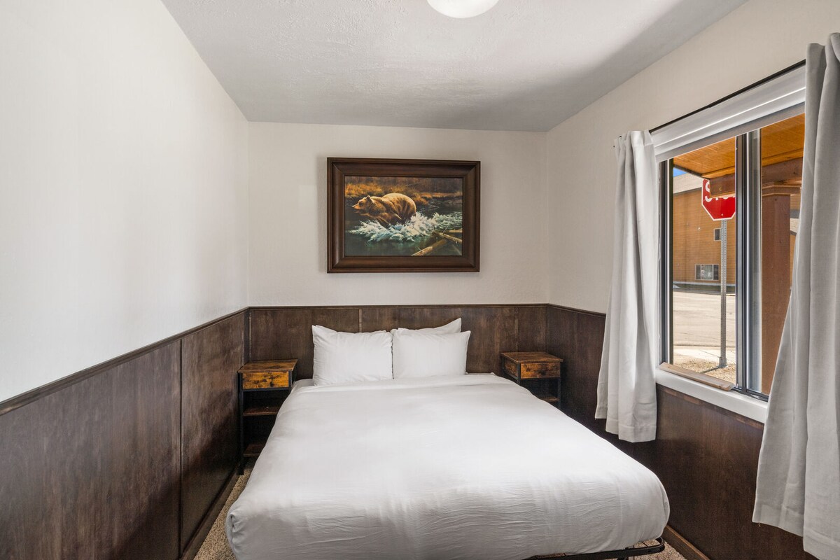 נוף פנימי מלא של חדר קווין מס '2.