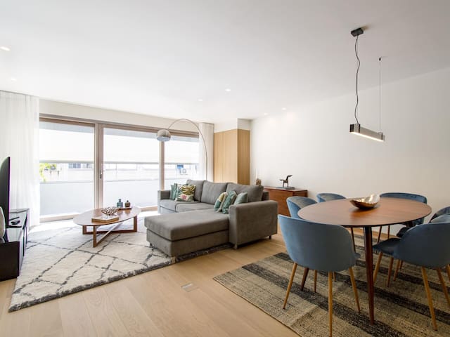 Liberdade Superb Apt with AC Elevator Garage