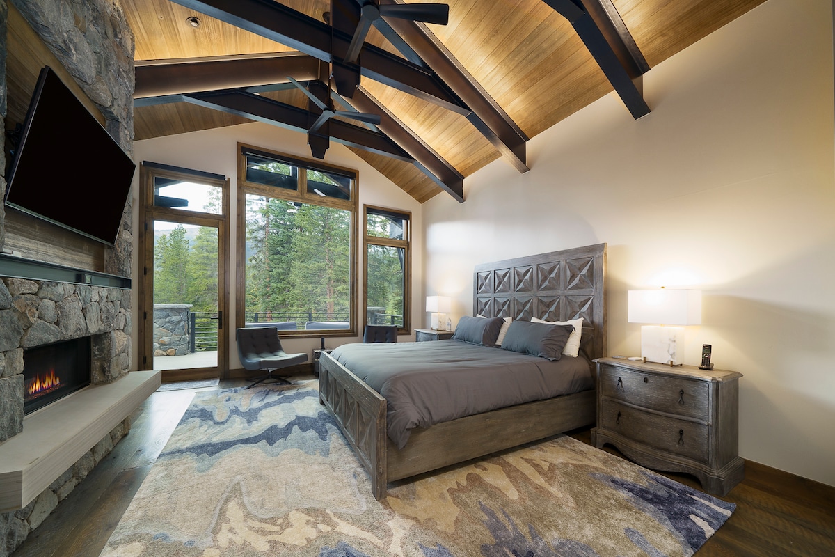 Mansion Mountain Gem: Nordic Ski-in/out Mansion