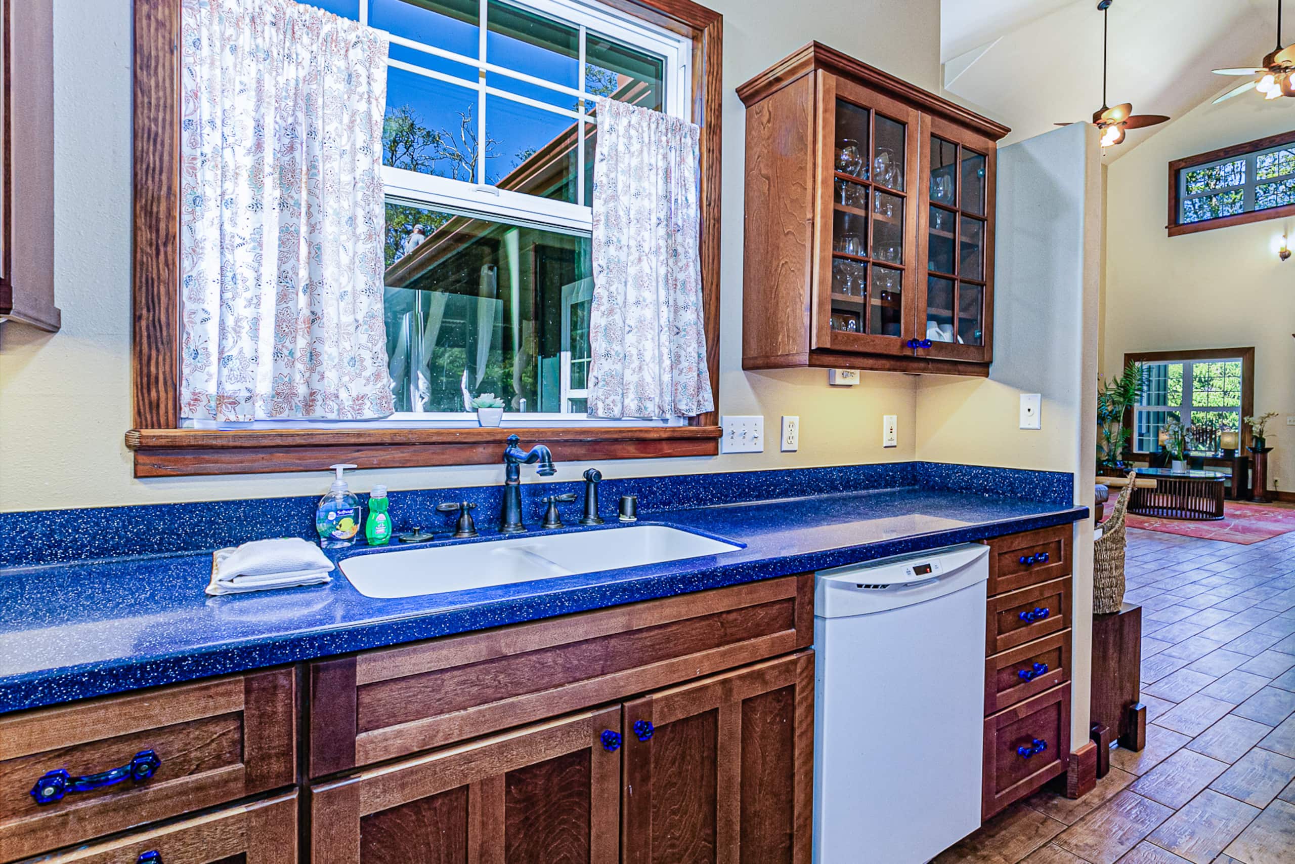 Home in Volcano · ★4.89 · 3 bedrooms · 4 beds · 2 baths - Image 11