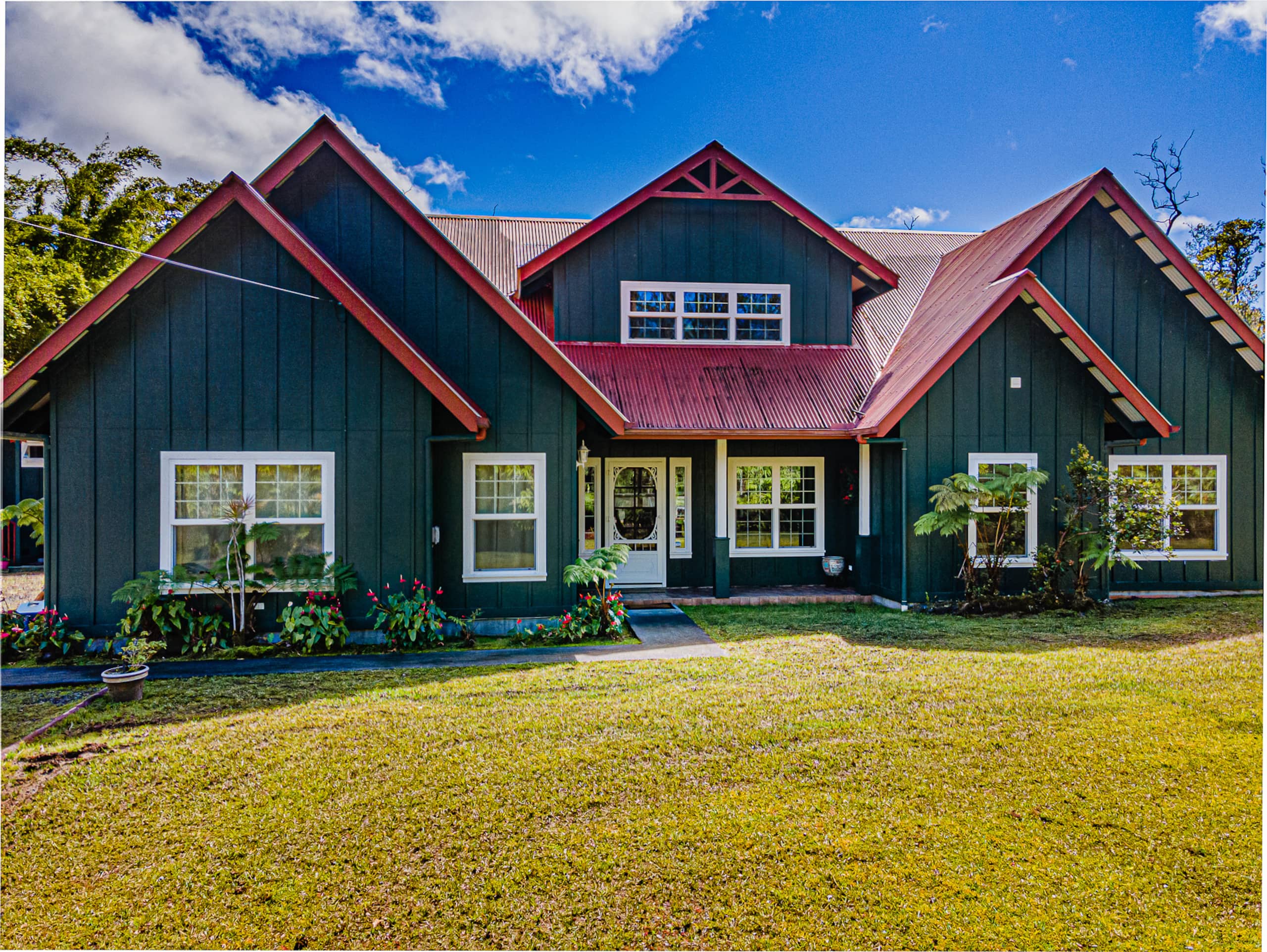 Home in Volcano · ★4.89 · 3 bedrooms · 4 beds · 2 baths - Image 2