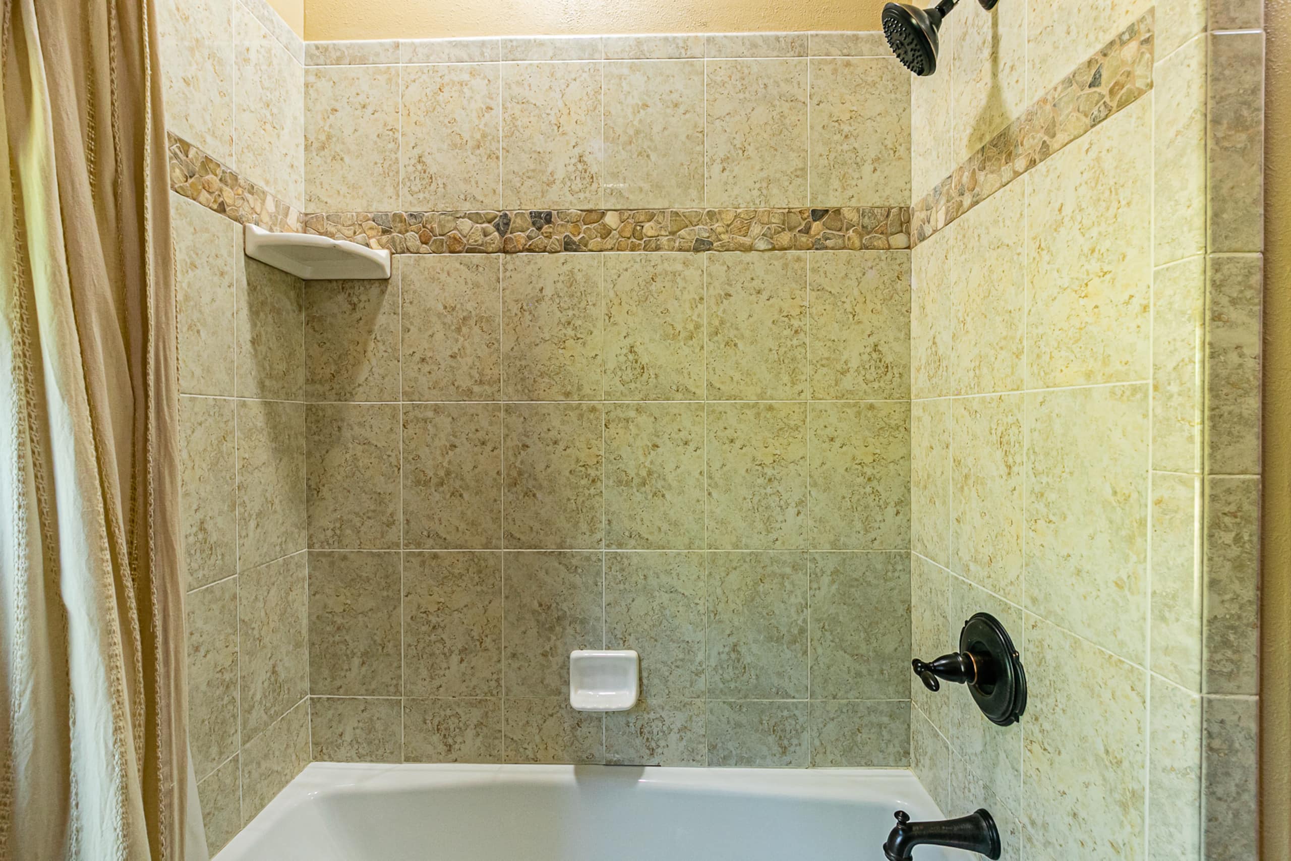 Home in Volcano · ★4.89 · 3 bedrooms · 4 beds · 2 baths - Image 33