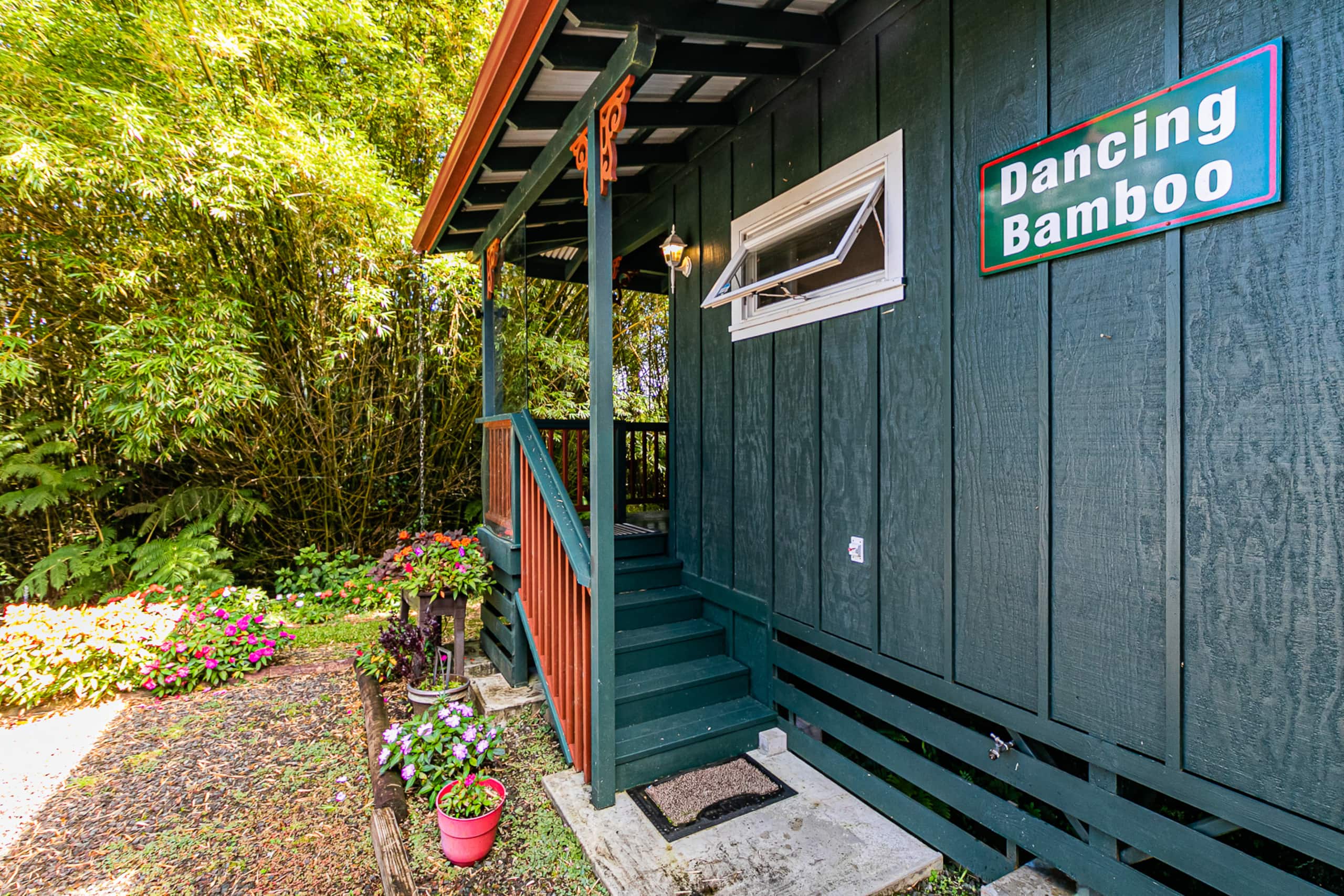 Dancing Bamboo Cottage Cozy Getaway Near HVNP - Photo 16