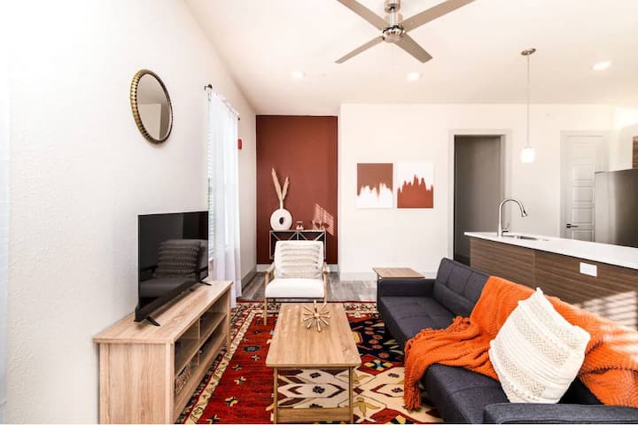 Western Chic Corporate Stay | W 7th | 30+ Days - Fort Worth, TX