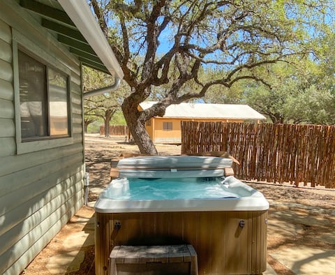 Pool l Firepit l River l Lake l HOT TUB l Cabin