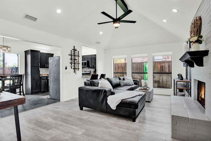 Cozy Parkside Home/ Rail Yard/ Toyota Centre - Frisco, TX