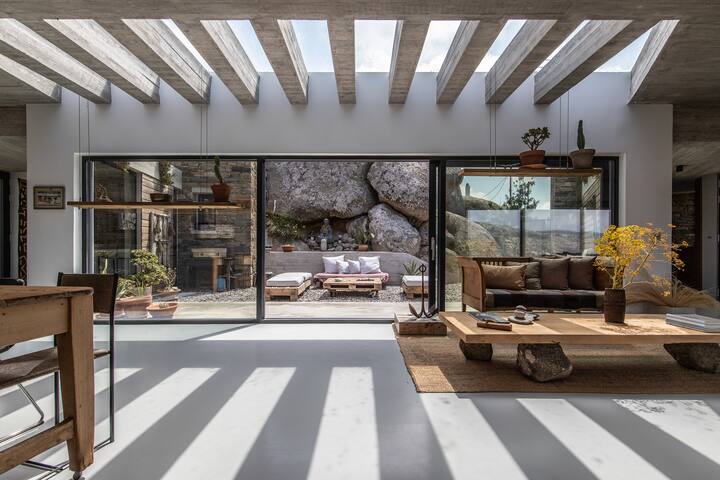 Architectural Country Retreat 15mins from Sea gallery image 2