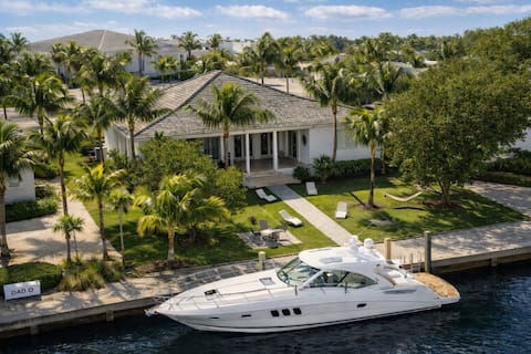 Amamare Waterfront Villa | Pool + Private Dock