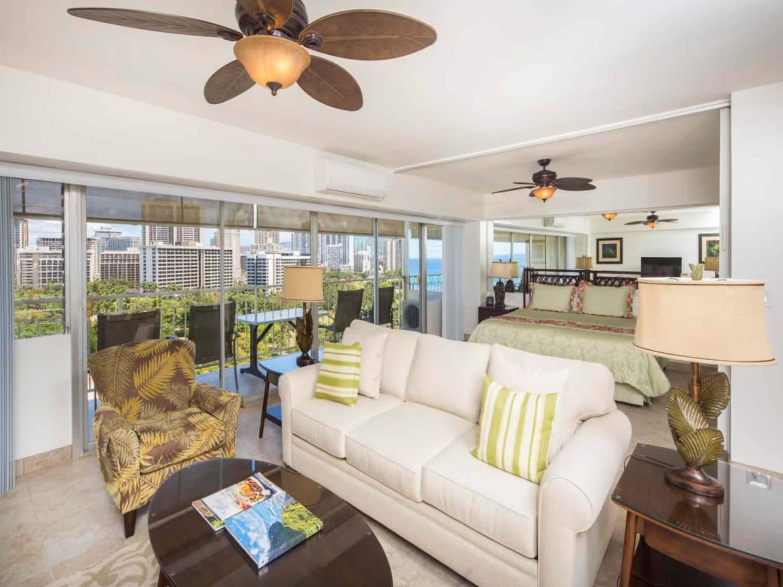 Condo in Honolulu · ★5.0 · 1 bedroom · 1 bed · 1 shared bath - Image 2
