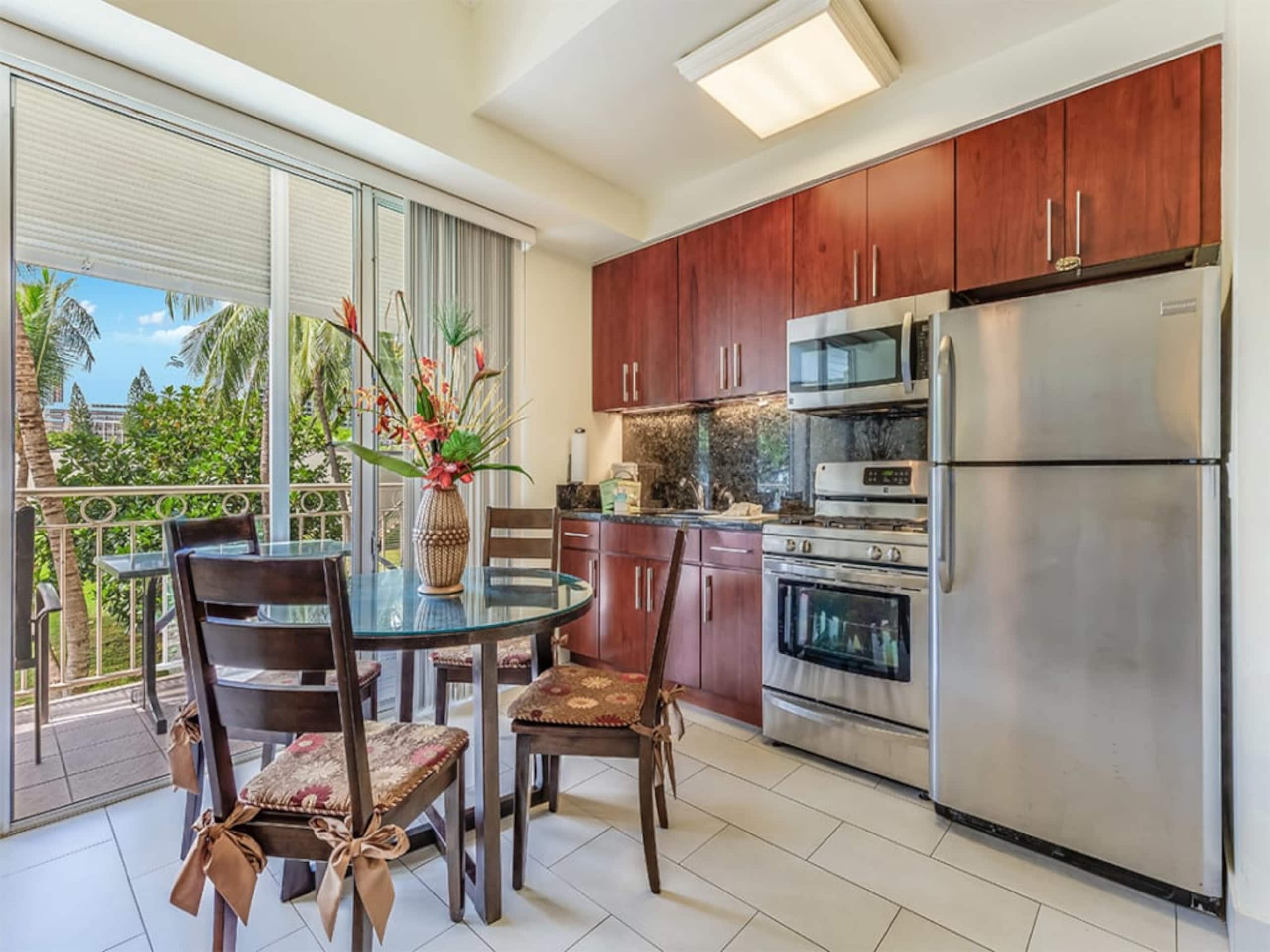 Condo in Honolulu · ★4.5 · 1 bedroom · 1 bed · 1 private bath - Image 15