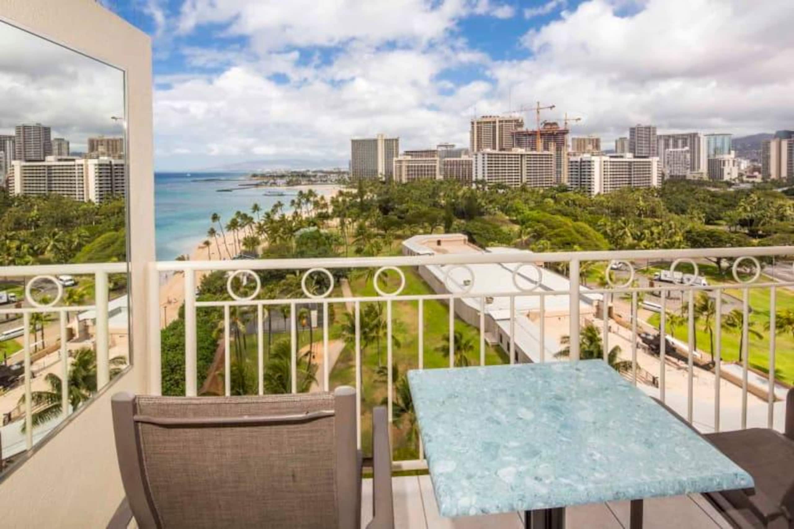 Condo in Honolulu · ★5.0 · Studio · 1 bed · 1 private bath - Image 10