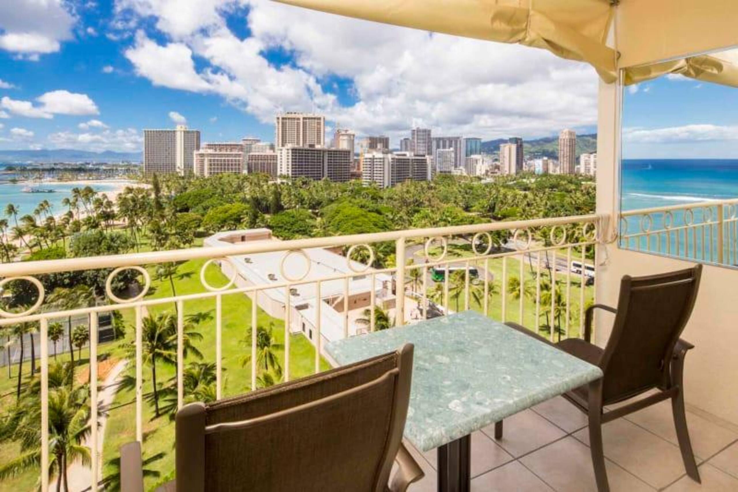 Condo in Honolulu · ★5.0 · Studio · 1 bed · 1 private bath - Image 9