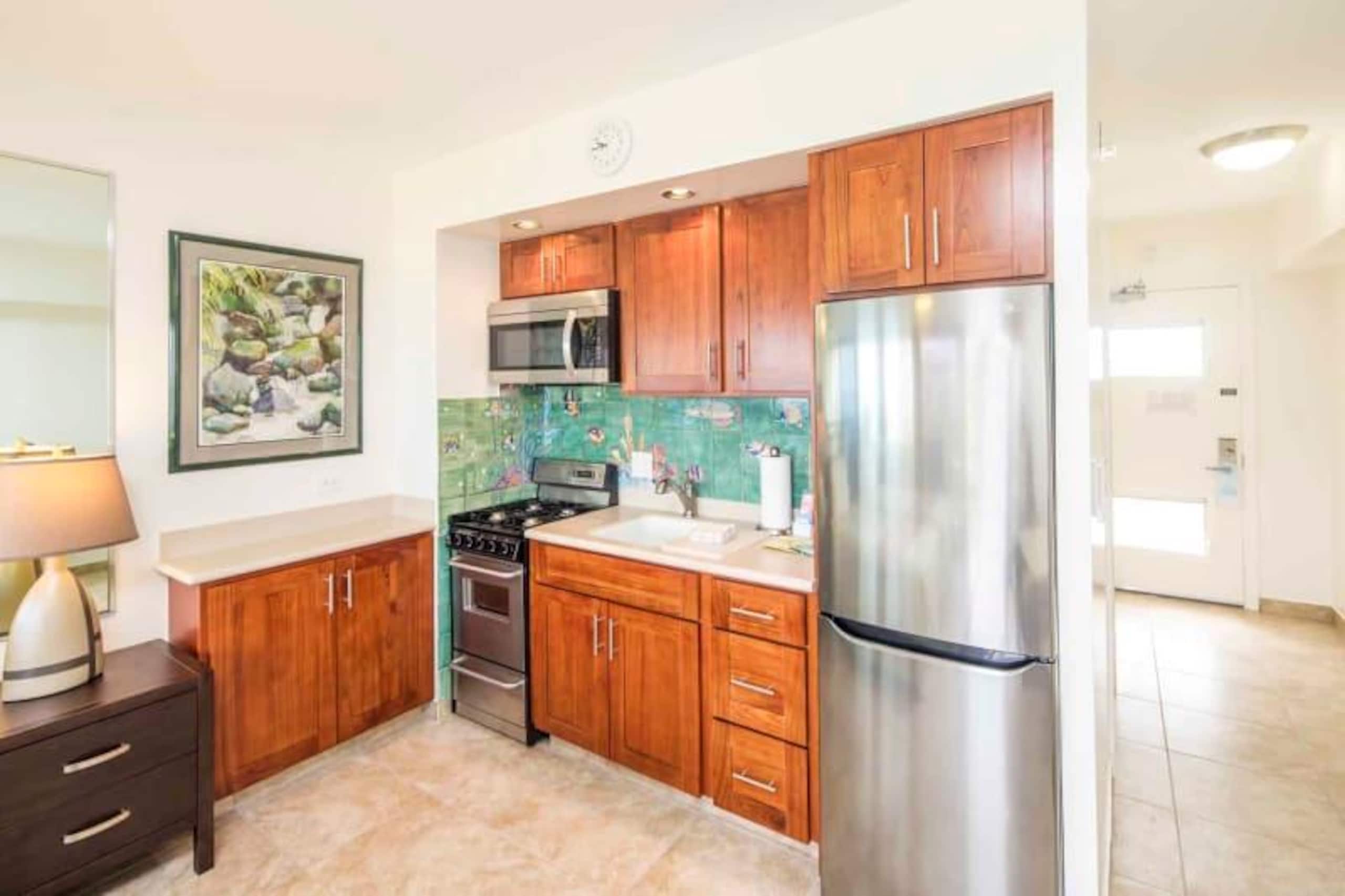 Condo in Honolulu · ★5.0 · Studio · 1 bed · 1 private bath - Image 3