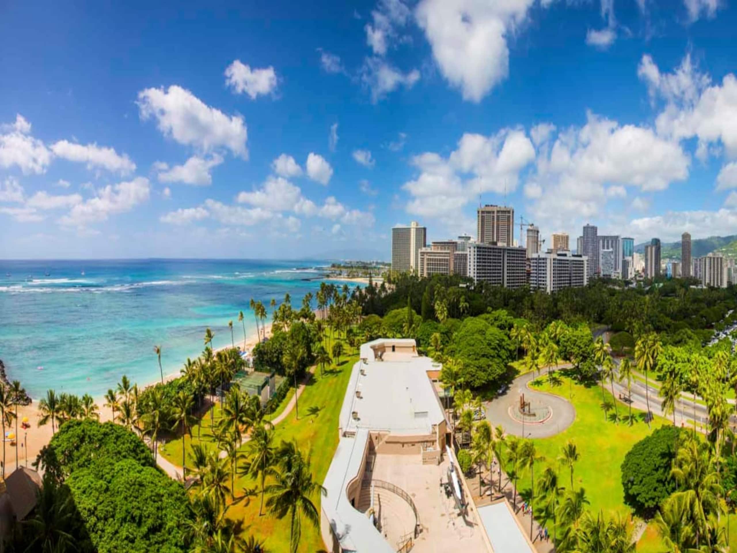 Condo in Honolulu · ★4.33 · Studio · 1 bed · 1 shared bath - Image 45