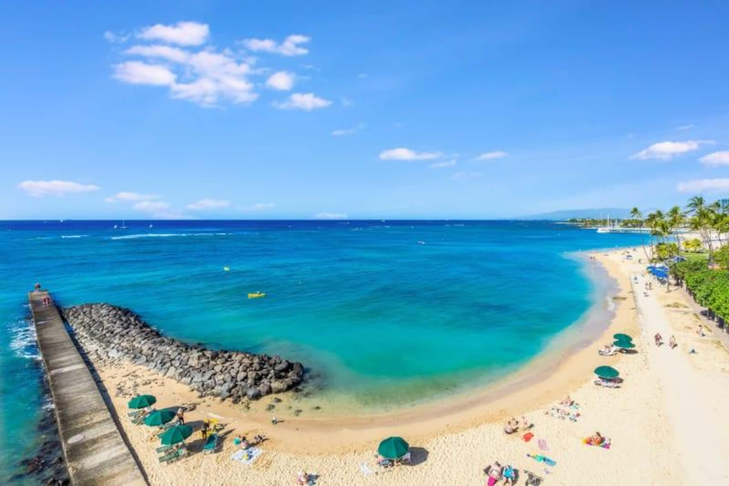 Condo in Honolulu · ★4.76 · 2 bedrooms · 3 beds · 2 shared baths - Image 18