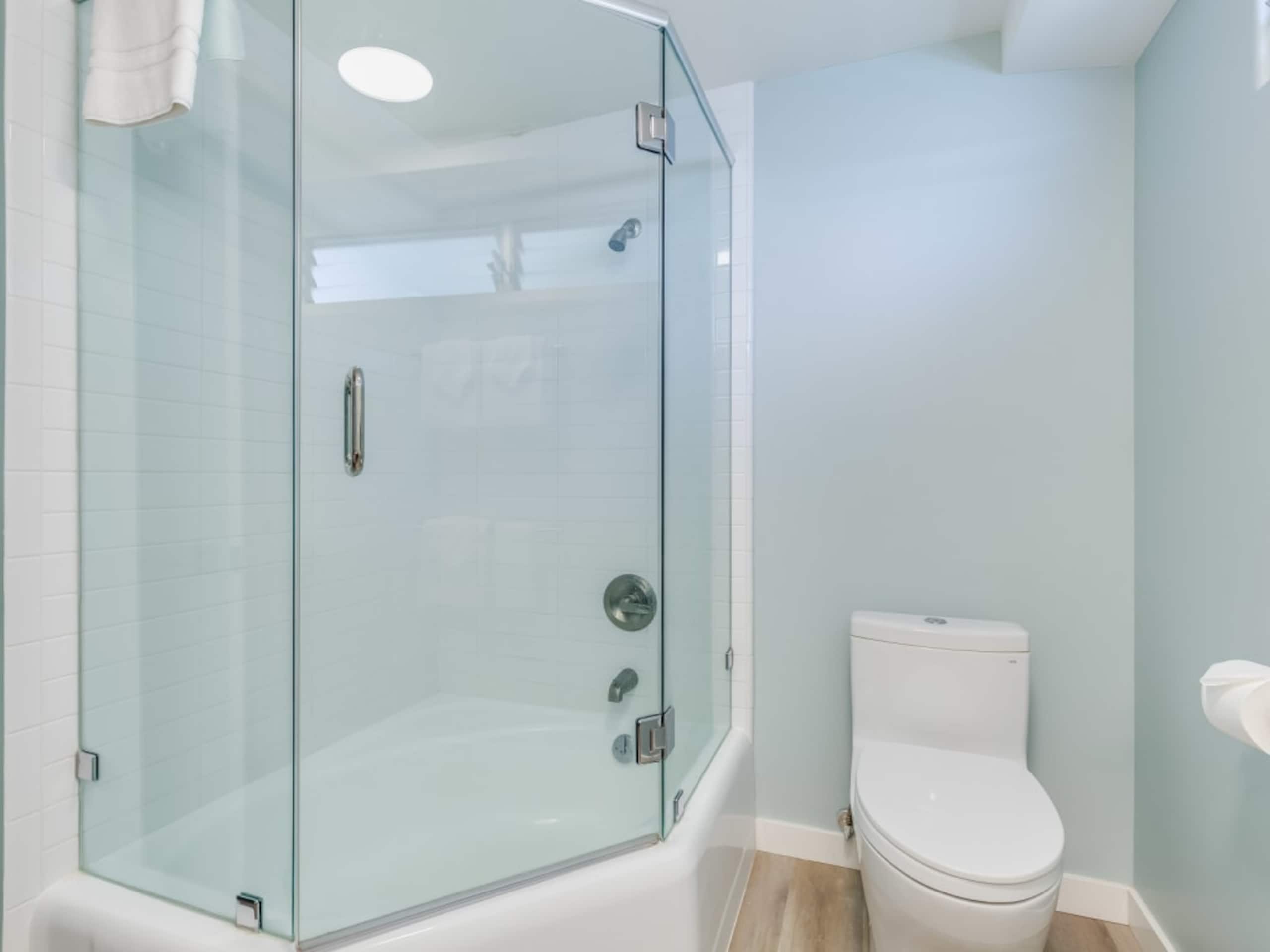Condo in Honolulu · ★4.76 · 2 bedrooms · 3 beds · 2 shared baths - Image 27