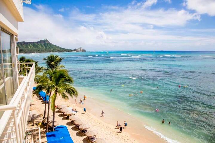 2 Bedroom Deluxe Ocean Front – Waikīkī Shore 500 gallery image 4