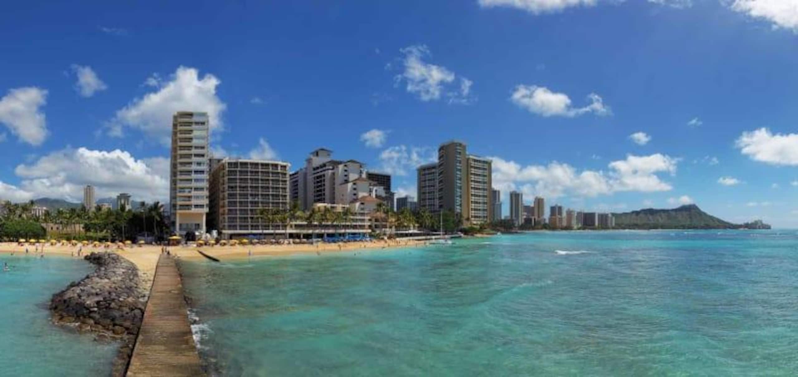 Condo in Honolulu · ★4.76 · 2 bedrooms · 3 beds · 2 shared baths - Image 17