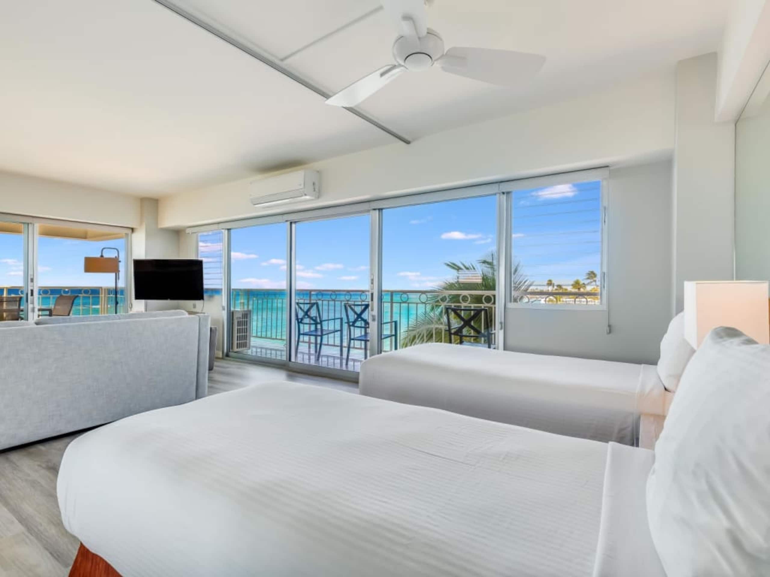 Condo in Honolulu · ★4.76 · 2 bedrooms · 3 beds · 2 shared baths - Image 9